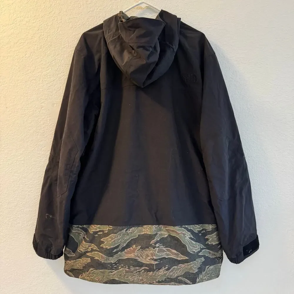 The North Face HyVent Jacket Mens Large Black Camo Hooded Snowboard/Ski Jacket